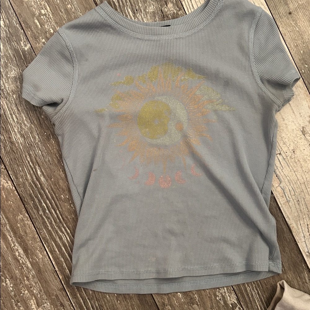 Light Blue ribbed baby tee
women’s size s/ big kids 14/16